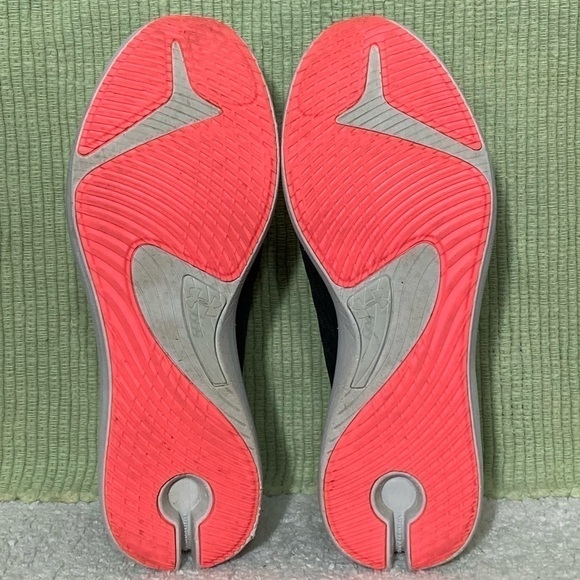Under Armour Womens Black Sway Athletic Running Low Sneaker Shoes - Size US 9 - Picture 9 of 12